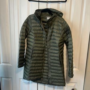 Columbia Green mid length puffer jacket with hood size M